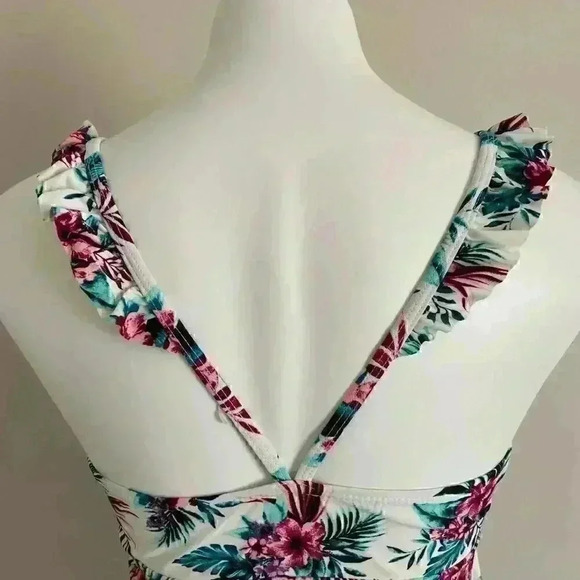 Arizona Jeans Tankini Swim Suit Top - Picture 6 of 8